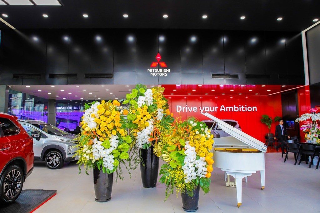 Khai trương đại lý 3s, showroom trưng bày xe mitsubishi Thuận An Bình Dương